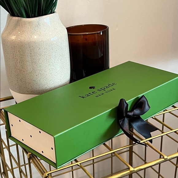 Kate Spade Cozy Low Cut Socks. Green Box with Black Bow. - Picture 2 of 4